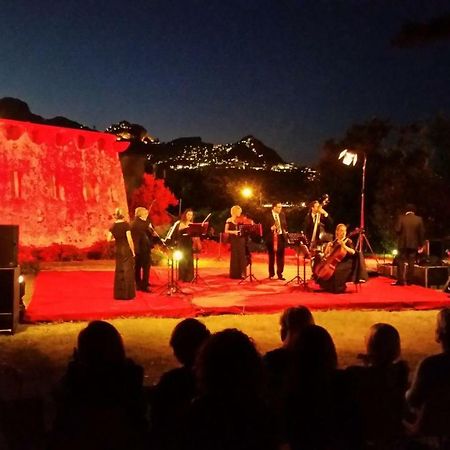 Villa Verdemare Naxos Giardini Naxos Bagian luar foto